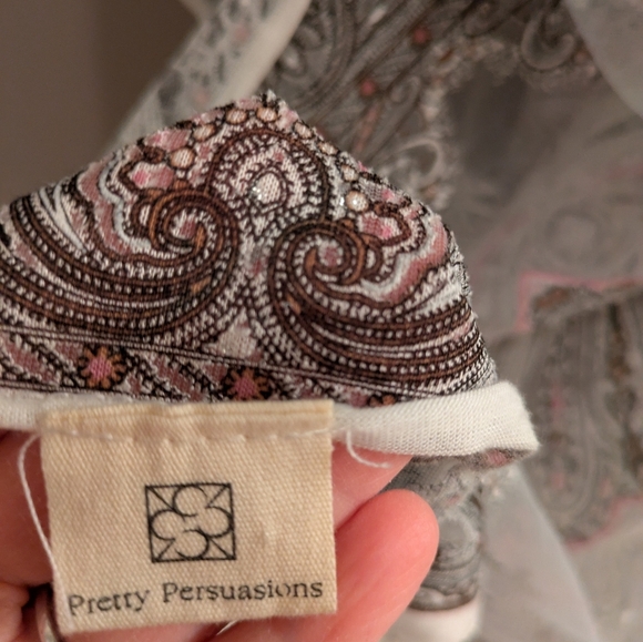 Pretty Persuasions OS Shawl - Picture 8 of 8